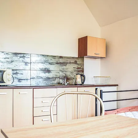 Lägenhet 2 Bedroom Cozy In Kołobrzeg